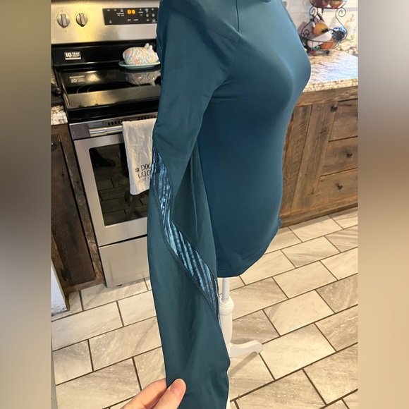 NWT Shape Distance 1/2 Zip Jacket Size Small. - Picture 2 of 5